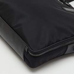 مملوكة مسبقًا حقيبة مستندات بر�ادا نايلون معاد تدويره وجلد سافيانو أسود