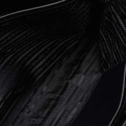 مملوكة مسبقًا حقيبة مستندات برادا نايلون معاد تدويره وجلد سافيانو أسود