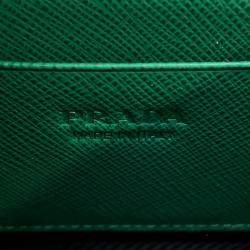 مملوكة مسبقًا حقيبة هاتف ذكي برادا جلد سافيانو أخضر مثلثية الشكل