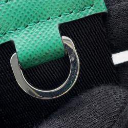 مملوكة مسبقًا حقيبة هاتف ذكي برادا جلد سافيانو أخضر مثلثية الشكل