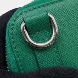 مملوكة مسبقًا حقيبة هاتف ذكي برادا جلد سافيانو أخضر مثلثية الشكل