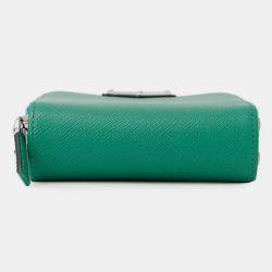 مملوكة مسبقًا حقيبة هاتف ذكي برادا جلد سافيانو أخضر مثلثية الشكل