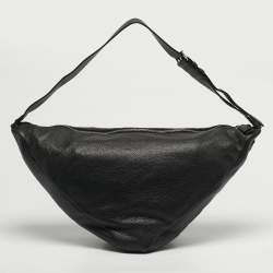 مملوكة مسبقًا Prada Triangle Logo Embossed Black Vitello Dain Leather Bag