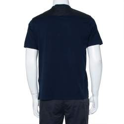 مملوكة مسبقًا تي شيرت برادا رقبة مستديرة مزين جيب بسحاب حافة متباينة قطن أزرق كحلي مقاس كبير (لارج)