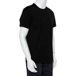 Pre Owned تي شيرت برادا قطن أسود بالشعار المطرز رقبة مستديرة مقاس كبير جدًا - إكس لارج