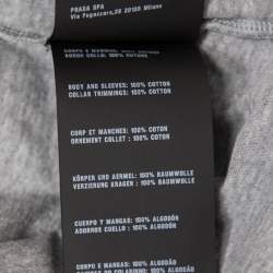 Pre Owned تي شيرت برادا قطن رصاصي بأكمام قصيرة رقبة حرف في مقاس كبير جدًا - إكس لارج