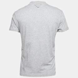 Pre Owned تي شيرت برادا قطن رصاصي بأكمام قصيرة رقبة حرف في مقاس كبير جدًا - إكس لارج