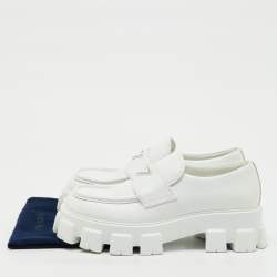 Pre Owned حذاء لوفرز برادا مونوغرافي جلد أبيض مقاس 42.5