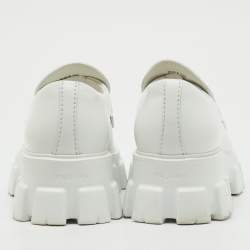 Pre Owned حذاء لوفرز برادا مونوغرافي جلد أبيض مقاس 42.5