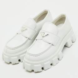 Pre Owned حذاء لوفرز برادا مونوغرافي جلد أبيض مقاس 42.5