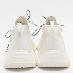 مملوكة مسبقًا حذاء رياضي برادا قماش محبوك أبيض منخفض من أعلى مقاس 42