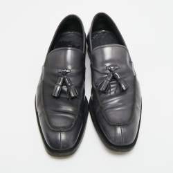 مملوكة مسبقًا حذاء لوفرز برادا بشراريب جلد رمادي مقاس 43