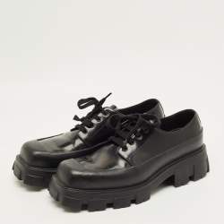 مملوكة مسبقًا Prada Monolith Size 44 Black Leather and Rubber Loafers