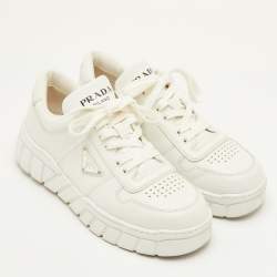 مملوكة مسبقًا Prada Size 41.5 White Leather Low Top Sneakers