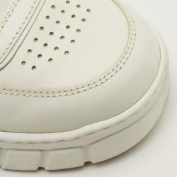 مملوكة مسبقًا Prada Size 41.5 White Leather Low Top Sneakers