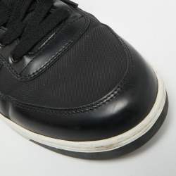 مملوكة مسبقًا حذاء رياضي برادا منخفظ من أعلى قماش وأسود وجلد مقاس 45