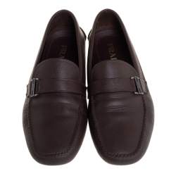 مملوكة مسبقًا حذاء لوف�رز برادا سليب أون تفاصيل إبزيم جلد بنى مقاس 44 