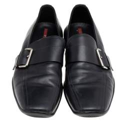 مملوكة مسبقًا حذاء لوفرز برادا جلد أسود مزين إبزيم سليب أون مقاس 44