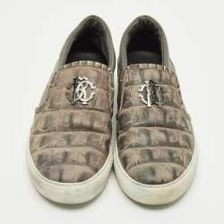 مملوكة مسبقًا حذاء رياضي روبرتو كافالي سليب أون جلد ذهبي مبطن مزخرف مقاس 38