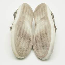 مملوكة مسبقًا حذاء رياضي روبرتو كافالي سليب أون جلد ذهبي مبطن مزخرف مقاس 38