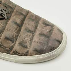 مملوكة مسبقًا حذاء رياضي روبرتو كافالي سليب أون جلد ذهبي مبطن مزخرف مقاس 38