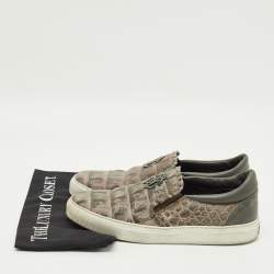 مملوكة مسبقًا حذاء رياضي روبرتو كافالي سليب أون جلد ذهبي مبطن مزخرف مقاس 38