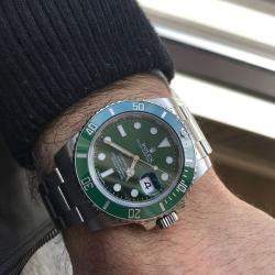 Pre Owned Rolex Submariner 116610LV Automatic Green Stainless Steel Automatic Men's Wristwatch 40 mm