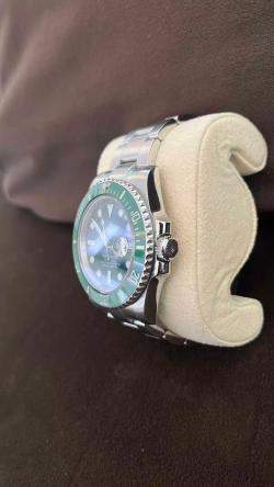 Pre Owned Rolex Submariner 116610LV Automatic Green Stainless Steel Automatic Men's Wristwatch 40 mm