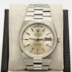 Pre Owned Rolex Oysterquartz Day-Date 19019 Quartz 18k White Gold Men's Wristwatch 36 mm