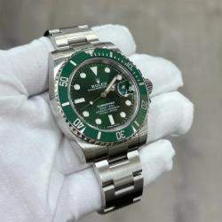 Pre Owned Rolex Submariner Hulk 116610V Automatic Green Stainless Steel Men's Wristwatch 40mm