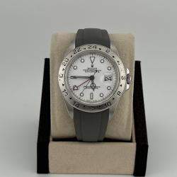 Pre Owned Rolex Explorer II 16570 Automatic Polar White Dial Stainless Steel Men's Wristwatch 40 mm