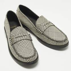 مملوكة مسبقًا حذاء لوفرز بني جلد بيج/أسود سان لوران مقاس 42