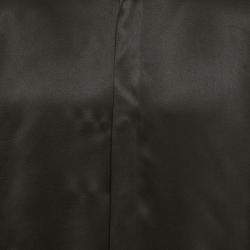 مملوكة مسبقًا قميص سان لوران بأكمام طويلة من الكريب بطبعة نجوم سوداء مقاس كبير جداً