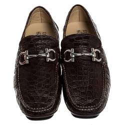 مملوكة مسبقًا حذاء لوفرز سالفاتوري فيراغامو باريغي مزين حدوة حصان جلد تمساح بني مقاس 45 