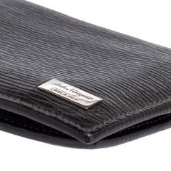 Pre Owned Salvatore Ferragamo Black Textured Leather Bifold Wallet