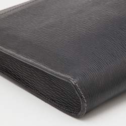 Pre Owned Salvatore Ferragamo Black Leather Zip Pouch