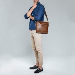 Pre Owned Salvatore Ferragamo Brown Leather Messenger Bag