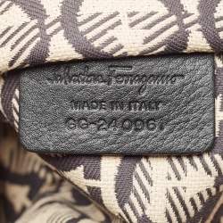 Pre Owned Salvatore Ferragamo Black Leather Zip Wristlet Pouch