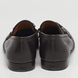 مملوكة مسبقًا Salvatore Ferragamo Gancini Size 42.5 Brown Leather Loafers