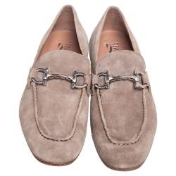 مملوكة مسبقًا Salvatore Ferragamo Grey Suede Gancini Slip On Loafers Size 44
