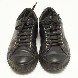 مملوكة مسبقًا Salvatore Ferragamo Black Leather Low Top Sneakers Size 41.5 