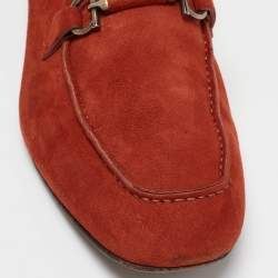 مملوكة مسبقًا Salvatore Ferragamo Orange Suede Gancini Driving Loafers Size 42