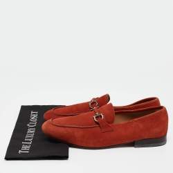 مملوكة مسبقًا Salvatore Ferragamo Orange Suede Gancini Driving Loafers Size 42