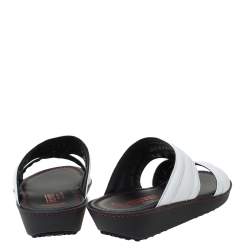 Pre Owned صندل سلايد تودز فور فيراري إصدار محدود بنعل سميك جلد أبيض مقاس 39.5