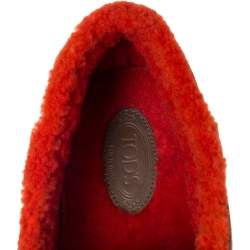 Pre Owned حذاء لوفرز تودز مزين بشراشيب و مزين بشعار الماركة حرف تي مزدوج حواف صوف شيرلينغ و سويدي أخضر زيتوني مقاس 41.5