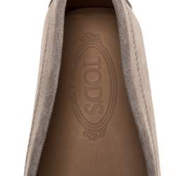 مملوكة مسبقًا حذاء لوفرز تودز طراز سليب أون مزين حرف تي مزدوج جلد و سويدي رصاصي مقاس 44