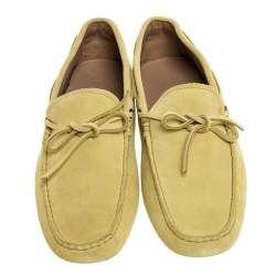 مملوكة مسبقًا حذاء لوفرز تودز سليب أون فيونكة جلد سويدي أصفر مقاس 42