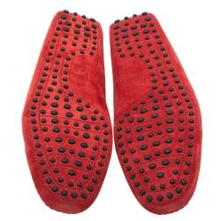 Pre Owned حذاء لوفرز تودز سليب أون حرف تي سلسلة سويدي أحمر مقاس 44