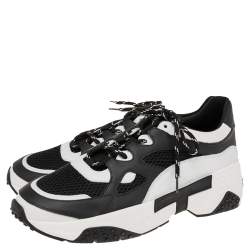 مملوكة مسبقًا حذاء رياضي تودز شبك وجلد أسود / أبيض برباط مقاس 44