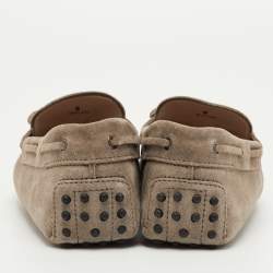 مملوكة مسبقًا Tod's City Gommino Size 42 Taupe Grey Suede Slip On Loafers